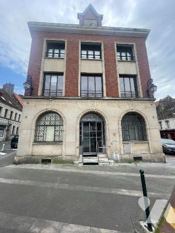 À VENDRE - IMMEUBLE DE CARACTÈRE DE PLUS DE 300 m² au coeur de SAINT-POL-SUR-TERNOISE

Un bie...