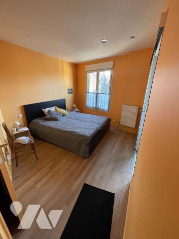À VENDRE - IMMEUBLE DE CARACTÈRE DE PLUS DE 300 m² au coeur de SAINT-POL-SUR-TERNOISE

Un bie...