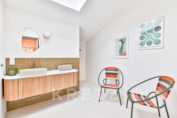 Une villa iconique dans l’esprit 70’s, entre mer et confort