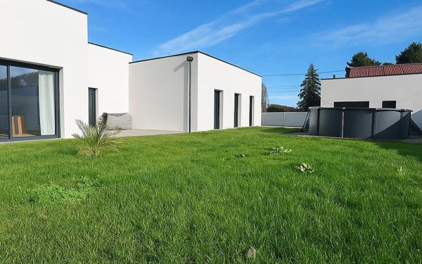 Maison à vendre    5 pièces •  Thénac