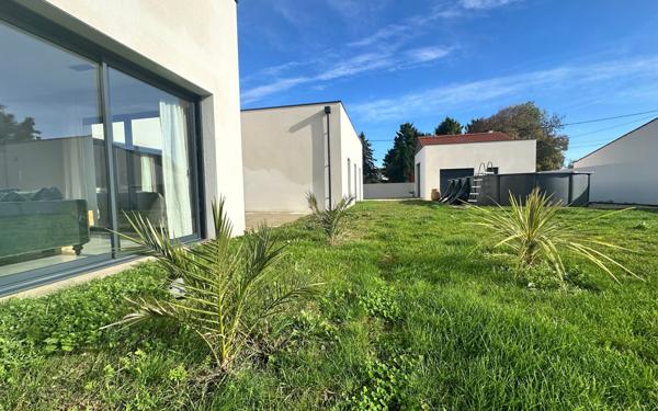 Maison à vendre    5 pièces •  Thénac