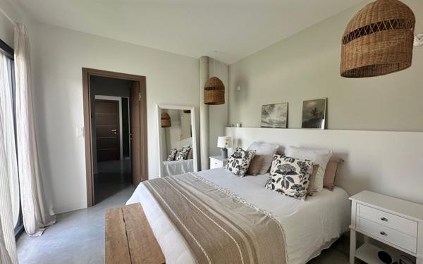 Maison à vendre    5 pièces •  Thénac