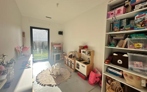 Maison à vendre    5 pièces •  Thénac