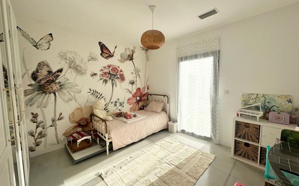 Maison à vendre    5 pièces •  Thénac