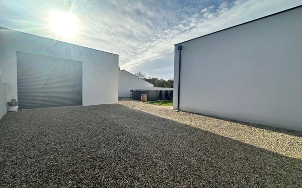 Maison à vendre    5 pièces •  Thénac