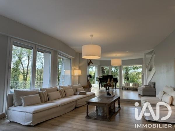 Maison à vendre 10 pièces 243 m² Unieux