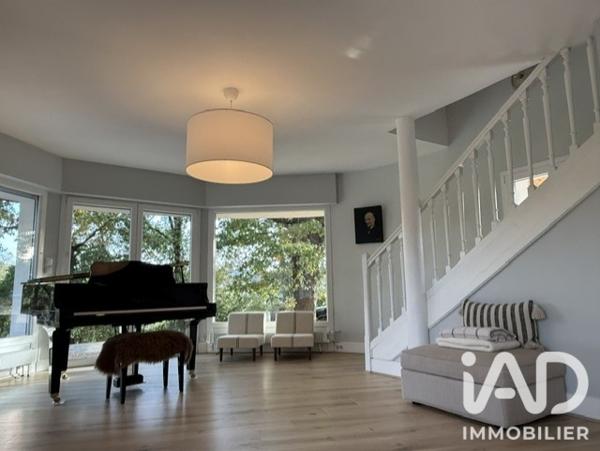 Maison à vendre 10 pièces 243 m² Unieux