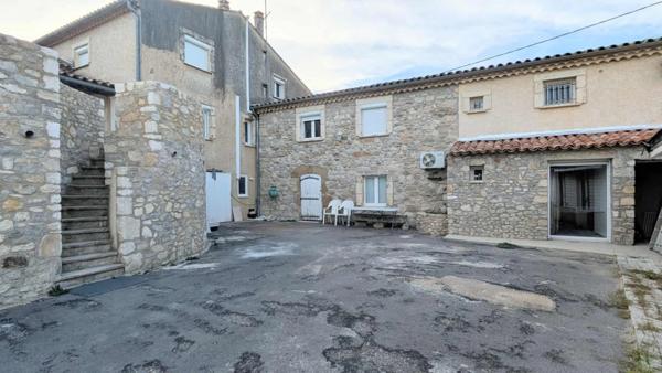 SAINT CHRISTOL LES ALES (30) À VENDRE – Superbe propriété avec deux logements, piscine, dépendances et plus de 2,6 hectares de terrain