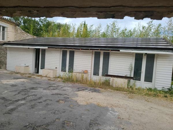 SAINT CHRISTOL LES ALES (30) À VENDRE – Superbe propriété avec deux logements, piscine, dépendances et plus de 2,6 hectares de terrain