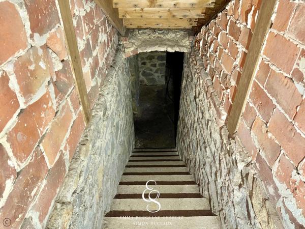 Une maison de maître à restaurer, parfaite alliance entre caractère et opportunité.