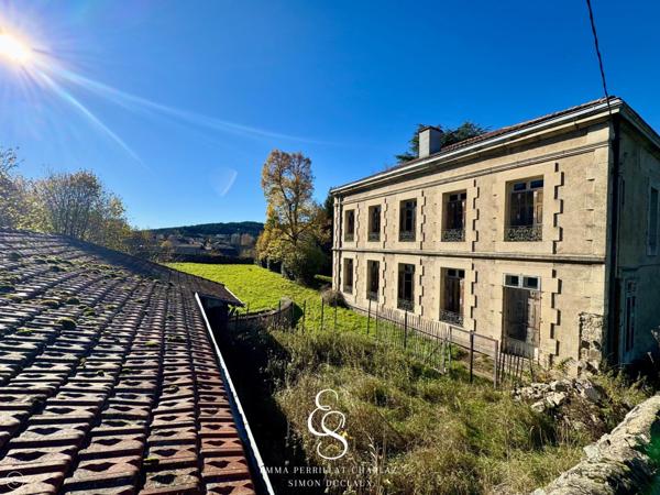 Une maison de maître à restaurer, parfaite alliance entre caractère et opportunité.