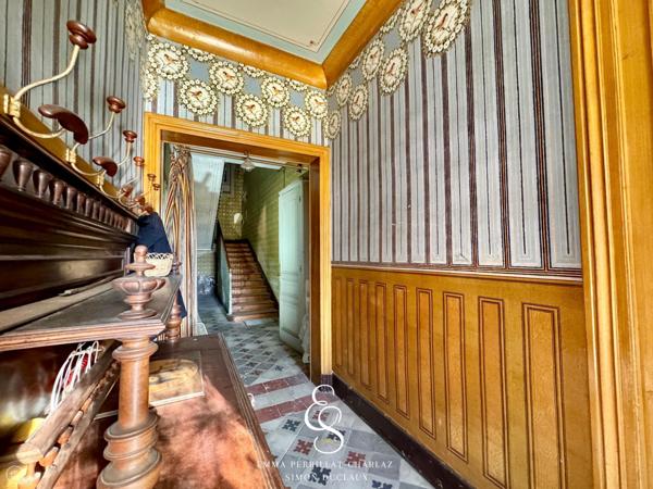 Une maison de maître à restaurer, parfaite alliance entre caractère et opportunité.