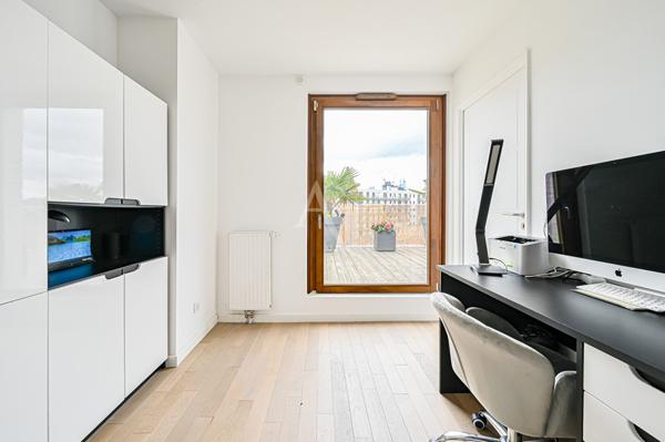 SURESNES/ rue Curie - Appartement 6 pièces 155m² - 80m² Terrasses - 3 Parkings - 1 Cave