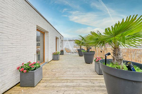 SURESNES/ rue Curie - Appartement 6 pièces 155m² - 80m² Terrasses - 3 Parkings - 1 Cave