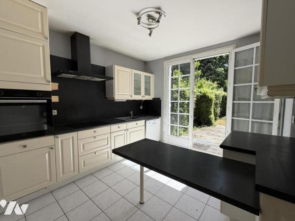Breuillet - Port-Sud : maison familiale 5 chambres avec terrasse et jardin