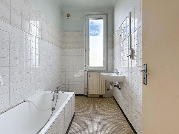 Maison 5 pièce(s) 106.84 m2 3 chambres Montélimar