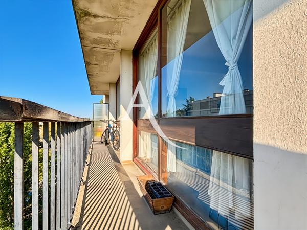 Appartement Fontenay Le Fleury 3 pièce(s) 66 m2