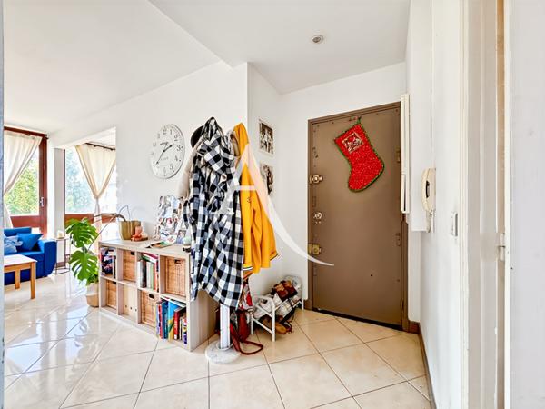 Appartement Fontenay Le Fleury 3 pièce(s) 66 m2