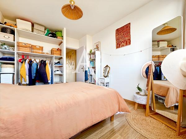 Appartement Fontenay Le Fleury 3 pièce(s) 66 m2