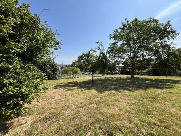 Honfleur centre - Terrain à bâtir borné et viabilisé - 950 m2 environ