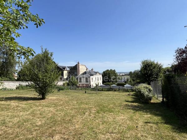 Honfleur centre - Terrain à bâtir borné et viabilisé - 950 m2 environ