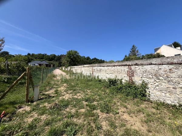 Honfleur centre - Terrain à bâtir borné et viabilisé - 950 m2 environ