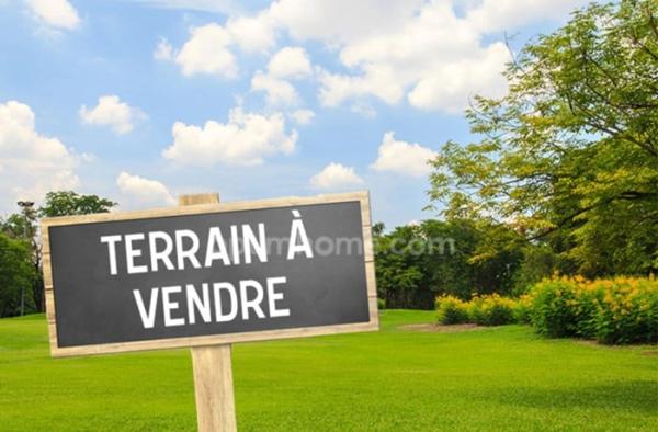 Honfleur centre - Terrain à bâtir borné et viabilisé - 950 m2 environ