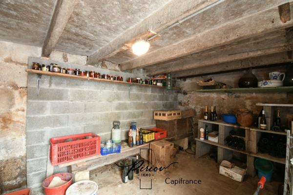 NUEIL-SUR-LAYON – VIE DE PLAIN-PIED – 3 CHAMBRES – DÉPENDANCES – TERRAIN CLOS
