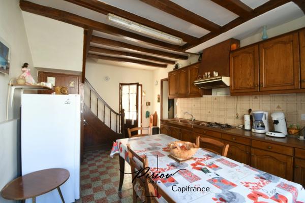 NUEIL-SUR-LAYON – VIE DE PLAIN-PIED – 3 CHAMBRES – DÉPENDANCES – TERRAIN CLOS