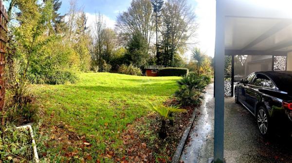 Elegante contemporaine de 202m2 au coeur d'un terrain arboré de 3500m2