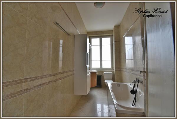 Dpt Ardennes (08), à vendre VOUZIERS immeuble