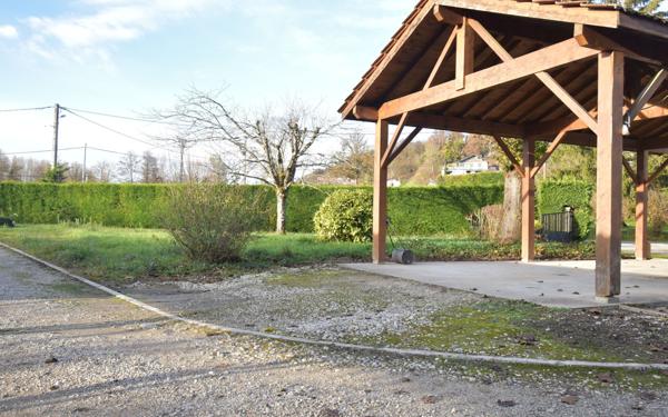 Maison à vendre    8 pièces • 220 m2 Meximieux