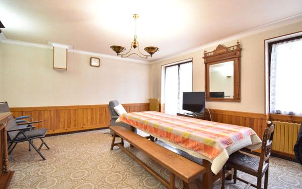 Maison à vendre    8 pièces • 220 m2 Meximieux