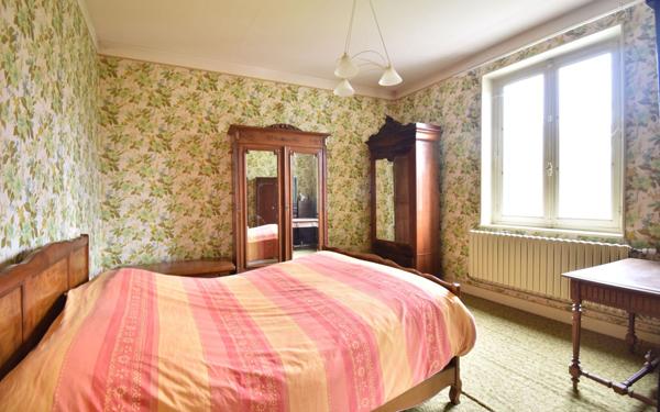 Maison à vendre    8 pièces • 220 m2 Meximieux