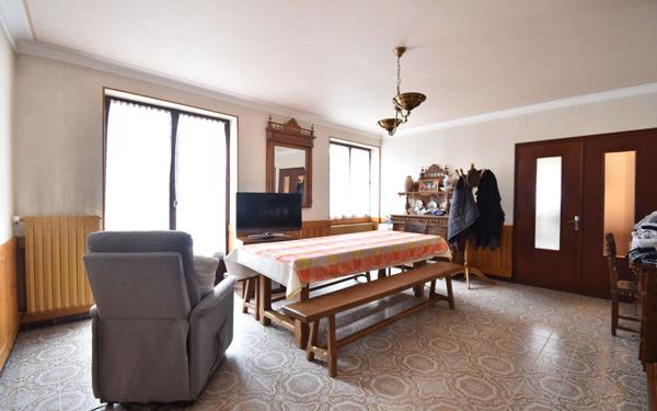 Maison à vendre    8 pièces • 220 m2 Meximieux