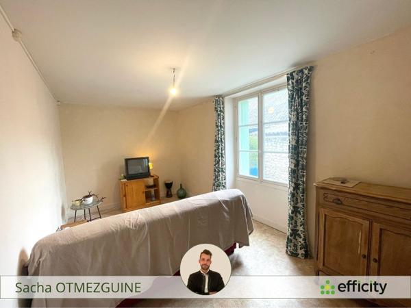 Maison
         5 pièces
        - 106 m² 70 000 € *