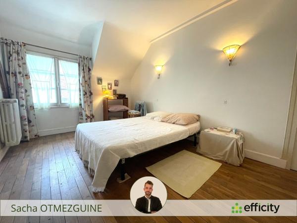 Maison
         5 pièces
        - 106 m² 70 000 € *