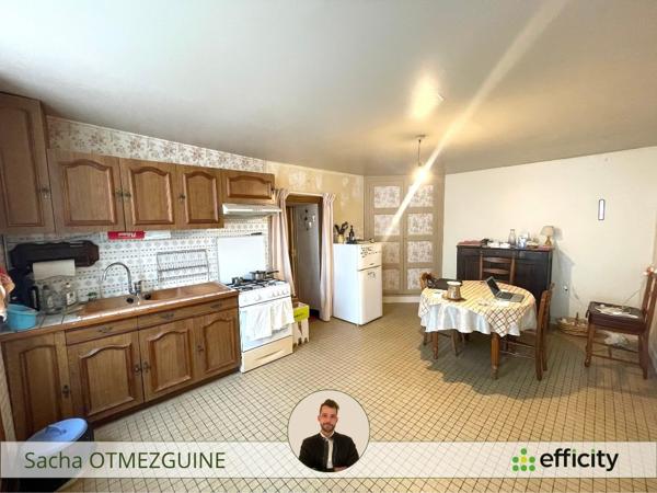 Maison
         5 pièces
        - 106 m² 70 000 € *