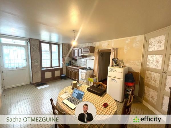Maison
         5 pièces
        - 106 m² 70 000 € *