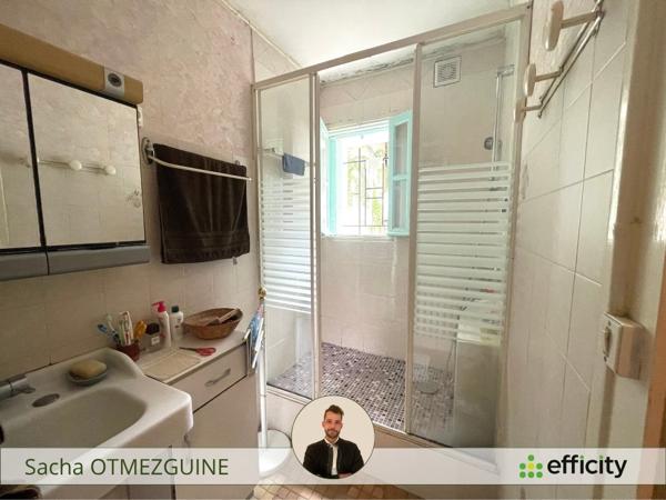 Maison
         5 pièces
        - 106 m² 70 000 € *