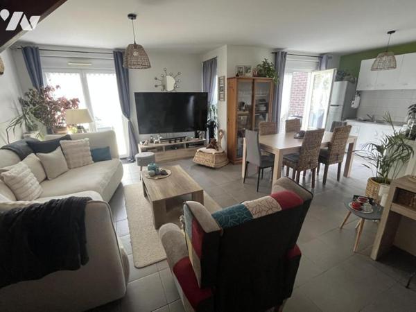A VENDRE SECLIN Maison récente 3 chambres garage et jardin.