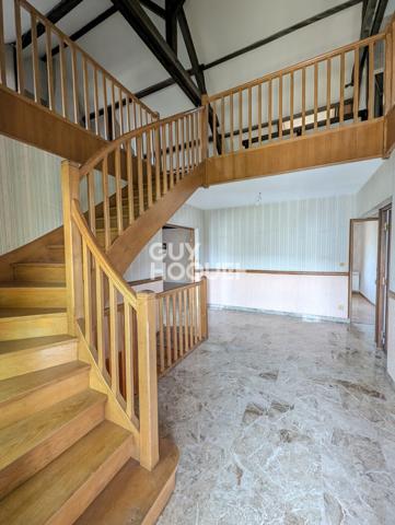 MAISON À VENDRE DE 9 PIÈCES DE 223,00 M²