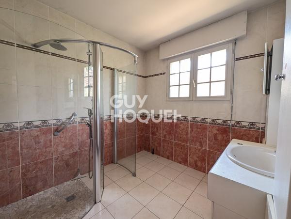 MAISON À VENDRE DE 9 PIÈCES DE 223,00 M²