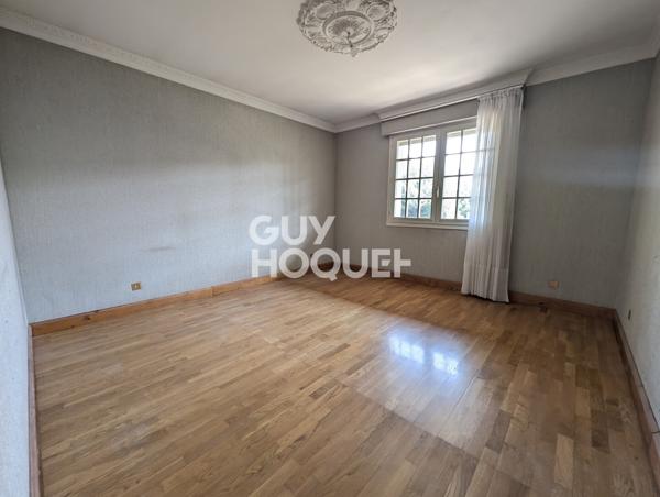 MAISON À VENDRE DE 9 PIÈCES DE 223,00 M²