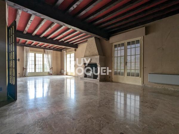 MAISON À VENDRE DE 9 PIÈCES DE 223,00 M²