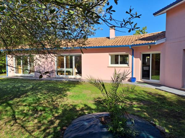 Maison familiale sur jolie parcelle végétalisée