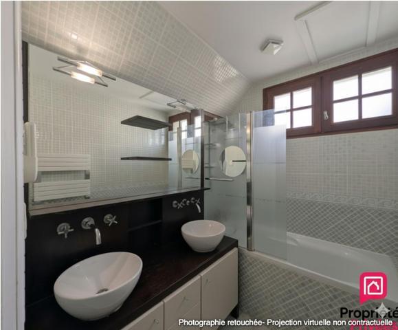 Maison Contemporaine avec Piscine & Jacuzzi : Votre Oasis de Détente à Saint-Pantaléon !