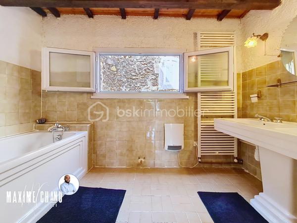 Maison de village de 195 m²