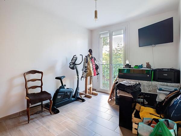 Appartement T4 à Martigues Ferrières, refait à neuf, avec balcon