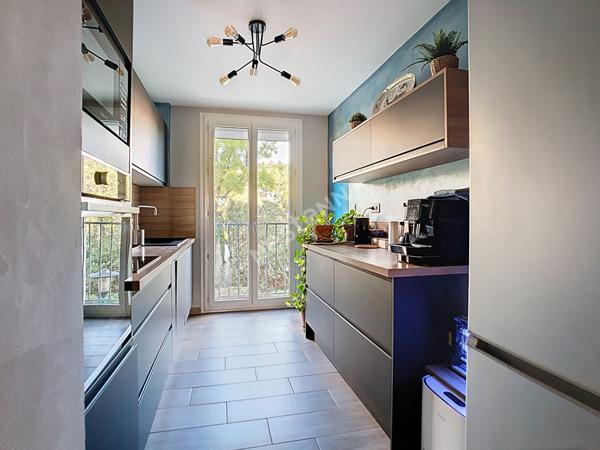 Appartement T4 à Martigues Ferrières, refait à neuf, avec balcon